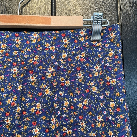 Matching Floral Short Set (Shirt & Short) - Picture 10 of 12